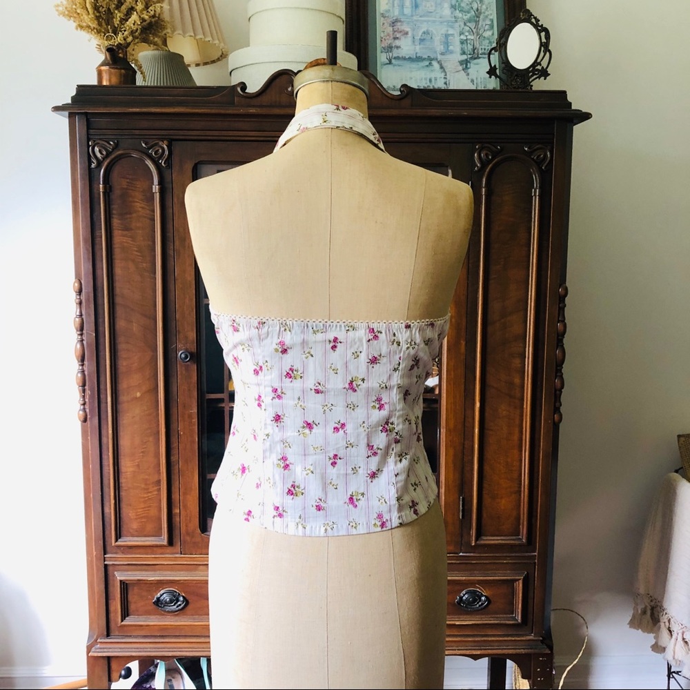 🌷Floral Halter Top - Picture 2 of 7